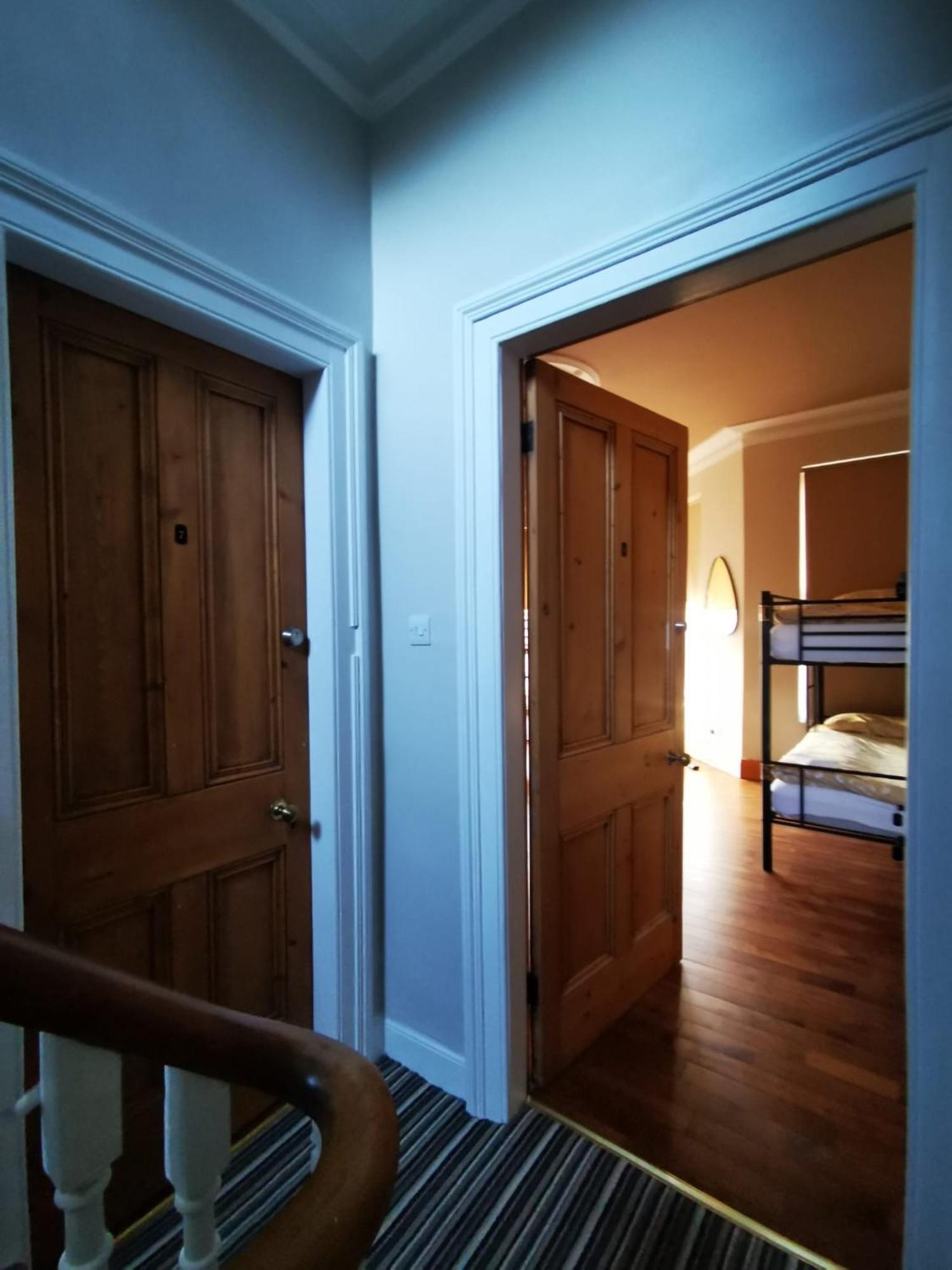Gr8 Hostel At The Mount Belfast Extérieur photo